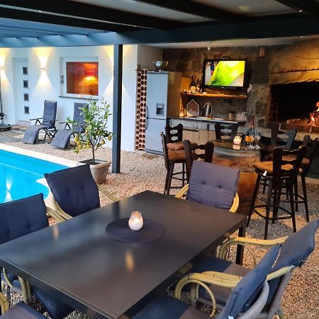 Wellness Apartments Sophienhoehe Am Teich 멕헤르니흐 외부 사진
