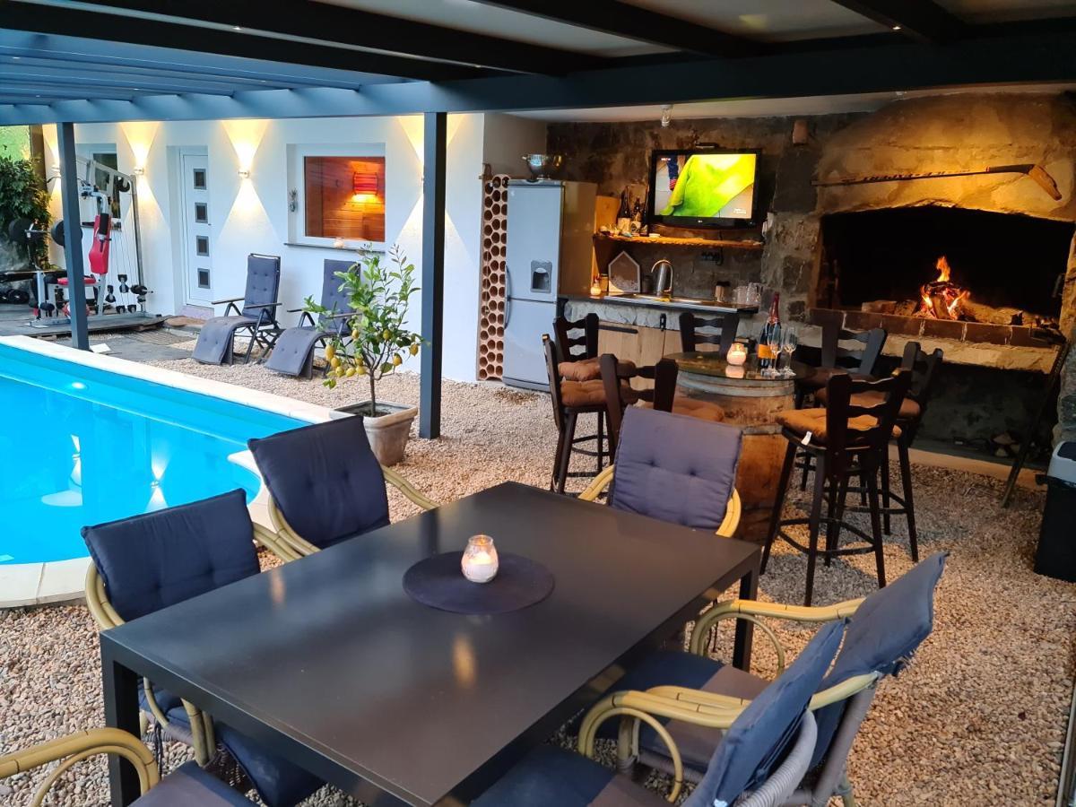 Wellness Apartments Sophienhoehe Am Teich 멕헤르니흐 외부 사진