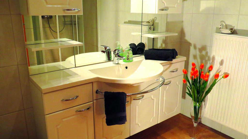 Wellness Apartments Sophienhoehe Am Teich 멕헤르니흐 객실 사진