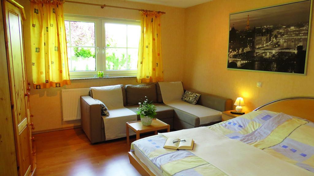 Wellness Apartments Sophienhoehe Am Teich 멕헤르니흐 객실 사진
